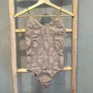 Aura M/L Dusty Rose floral bodysuit with mesh details